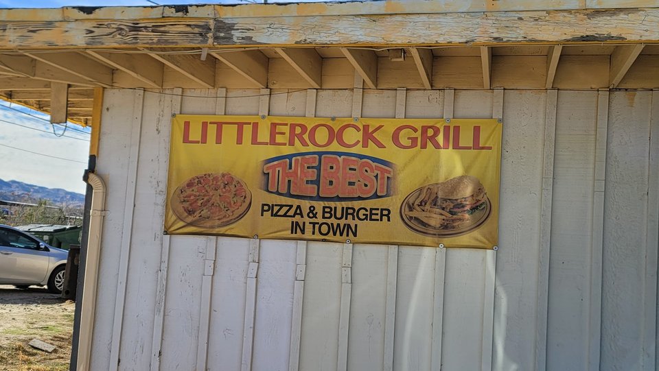 Front view of Littlerock Grill.